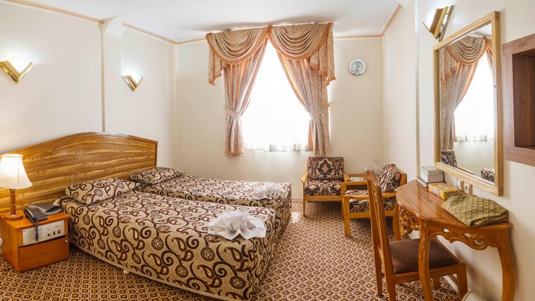 اتاق دو تخته توئین هتل شیراز مشهد